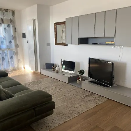 Nuovo Bilocale Apartment